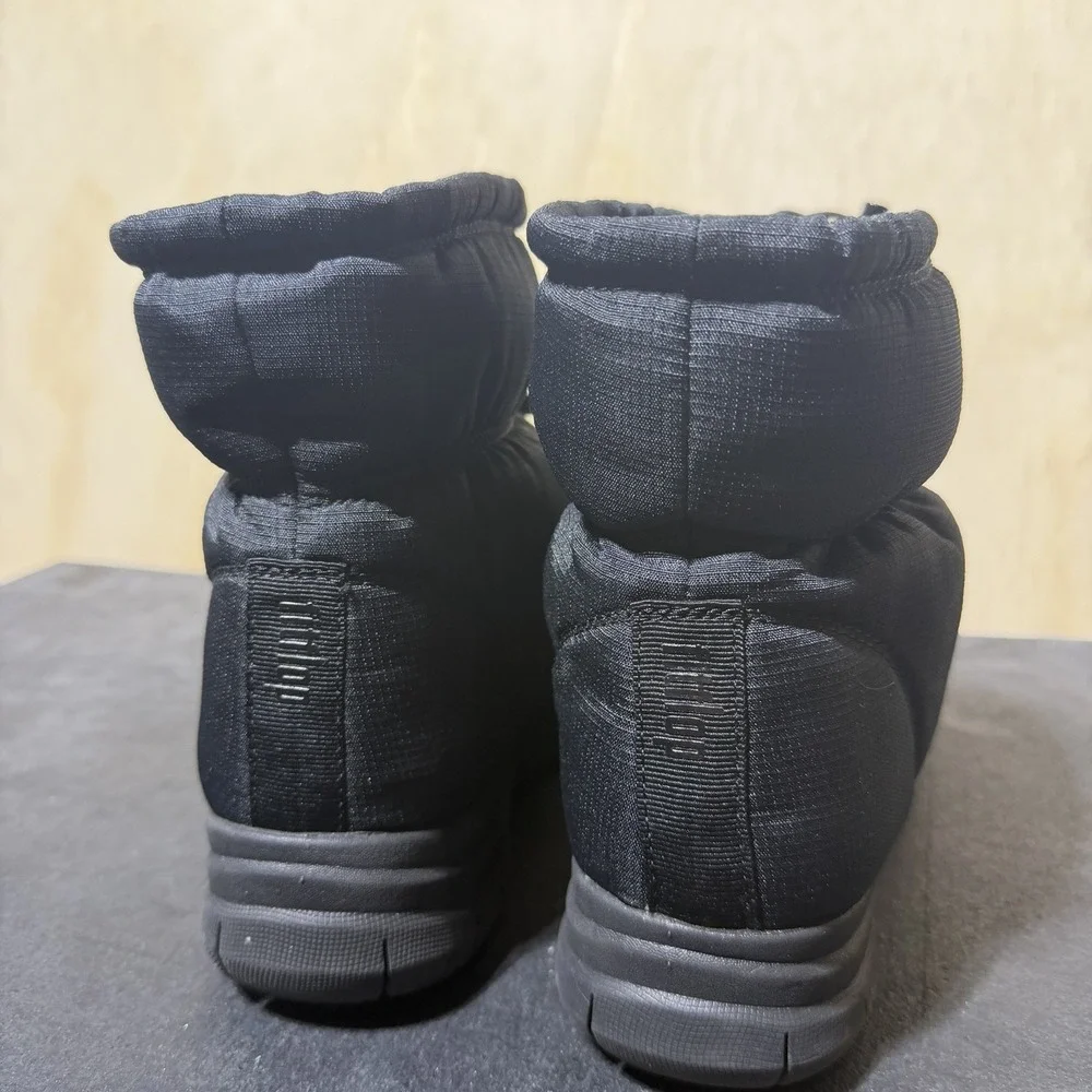 FitFlop Womens Snow Boots Black Puffer Winter Boots US 7.5 Waterproof Cozy